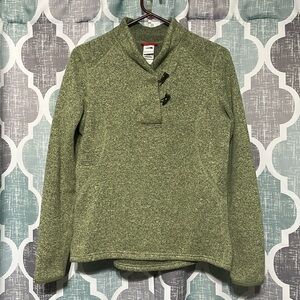 Northface arctic warm sweater in green